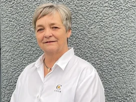 Profielfoto vrouw met kort grijs haar